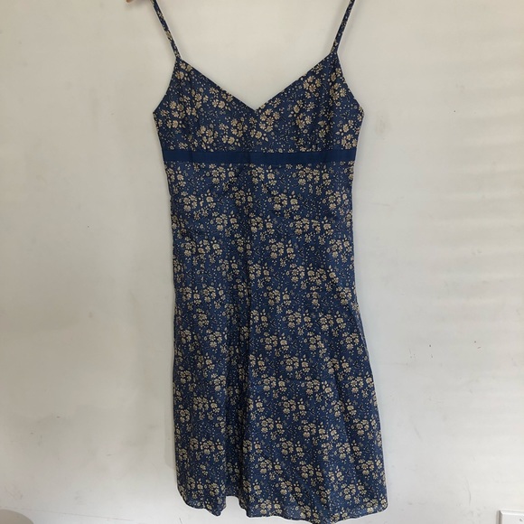 J. Crew Dresses & Skirts - J. Crew blue floral dress size 4